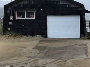 101 NW Oceania Dr, Waldport, OR 97394