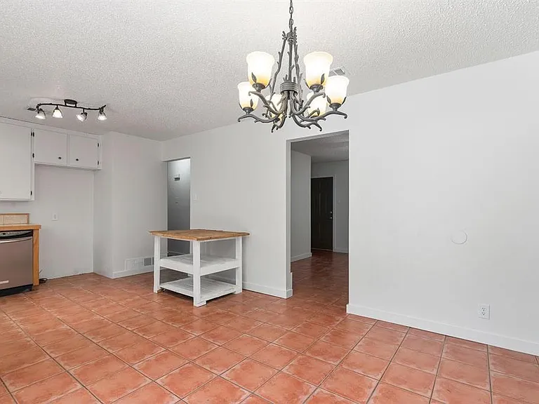 1424 Phillips St #1424 — Photo 7