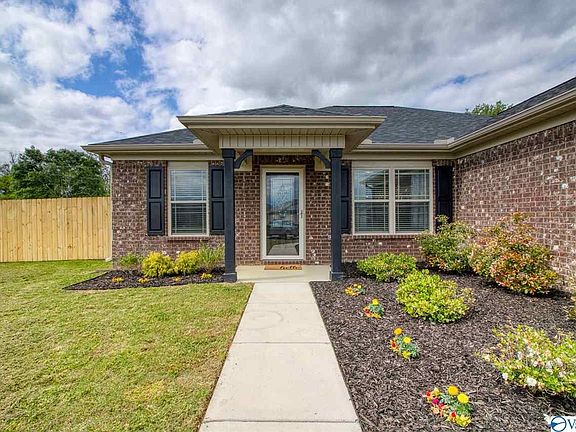3rd image of 103 Caleb Cir