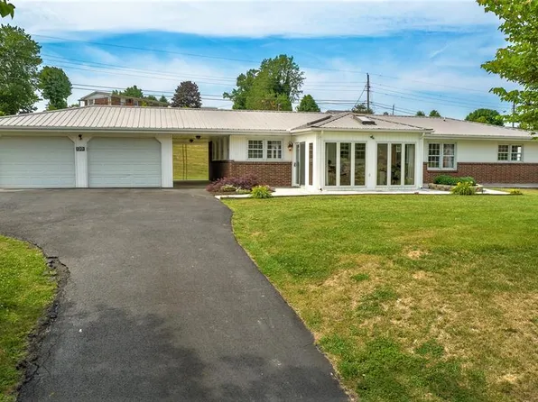 120 S Monte Vista Dr, Glade Spring, VA 24340