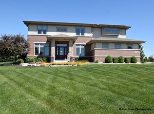 4515 Foxgrove Dr, Saint Charles, IL 60175