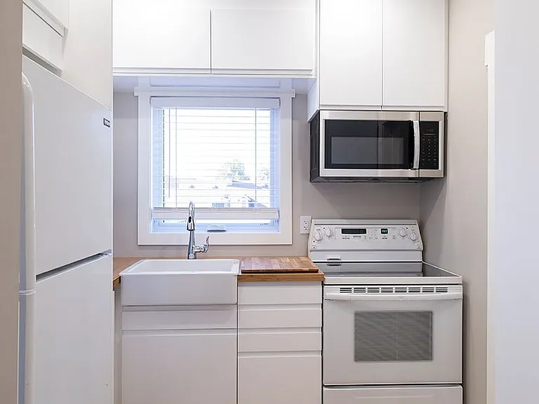 14 Queen St #2 — Photo 2