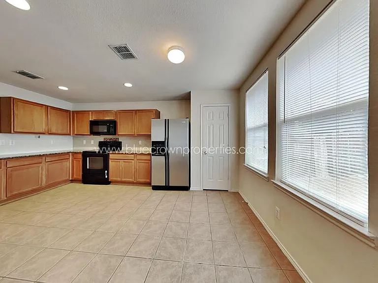 13049 Galaxy Dr — Photo 5