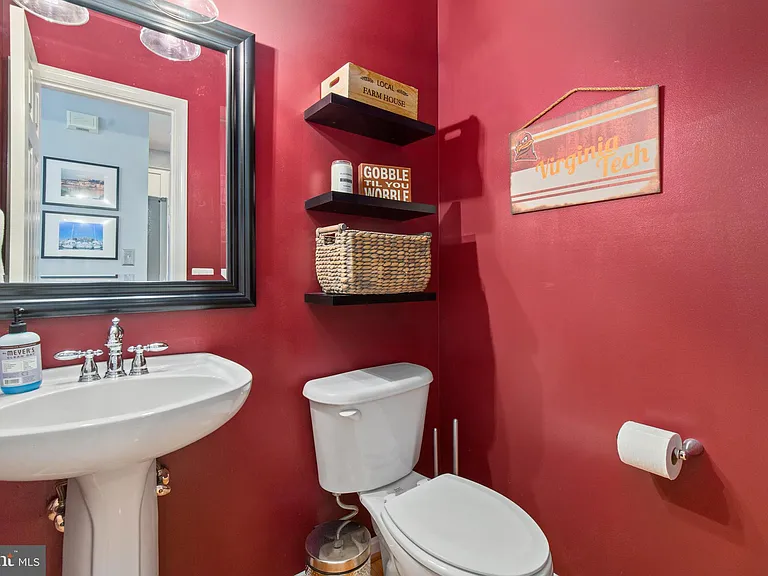 170 Martin Ln — Photo 15