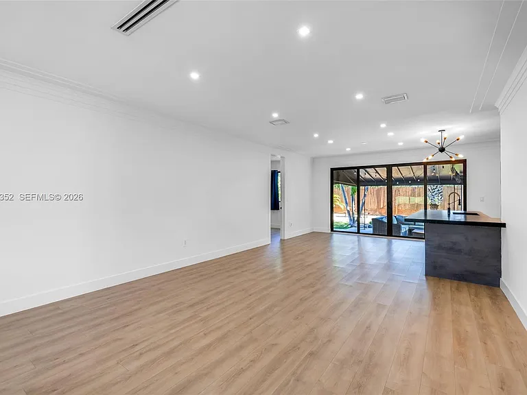 365 Fairway Dr — Photo 23