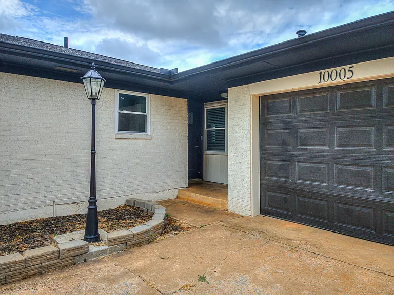 10005 Waverly Ave — Photo 4