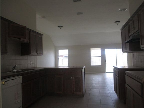 5th image of 3023 Basque Dr