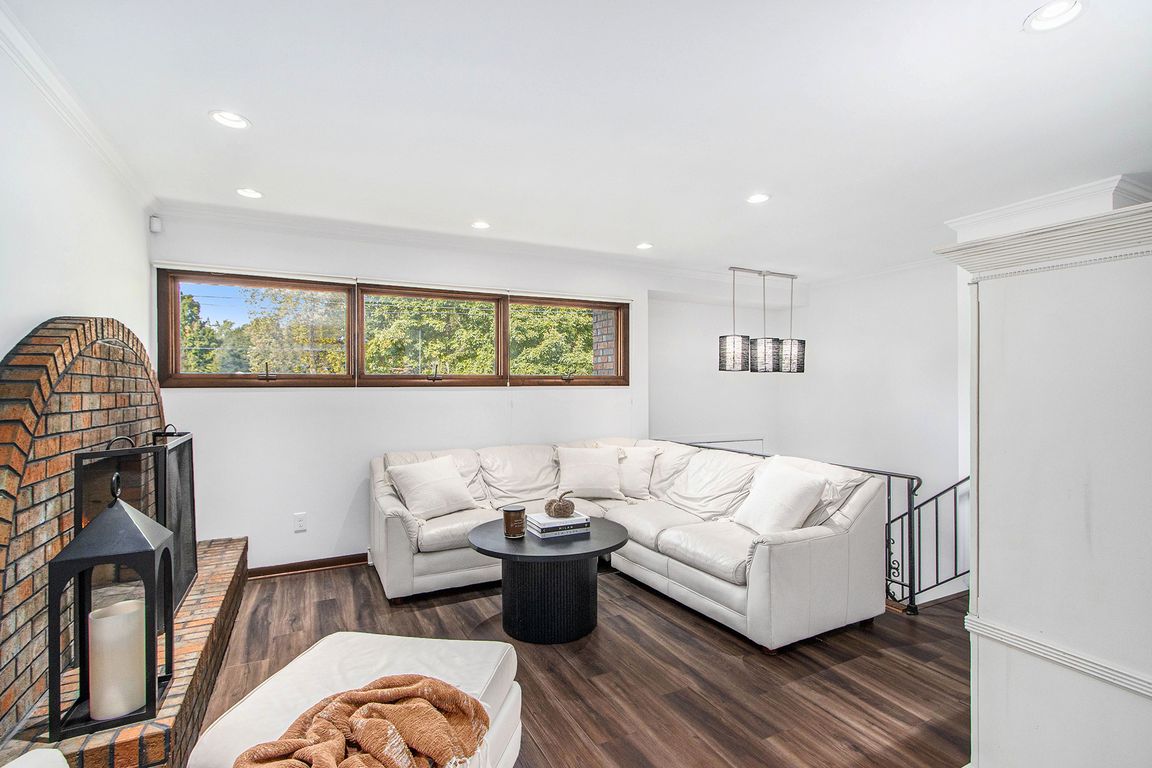 next background image