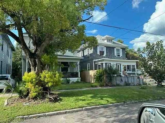 2nd image of 47 E 18th St