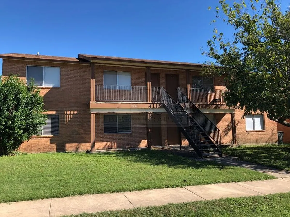 Building Photo - 2204 Hunt, Killeen