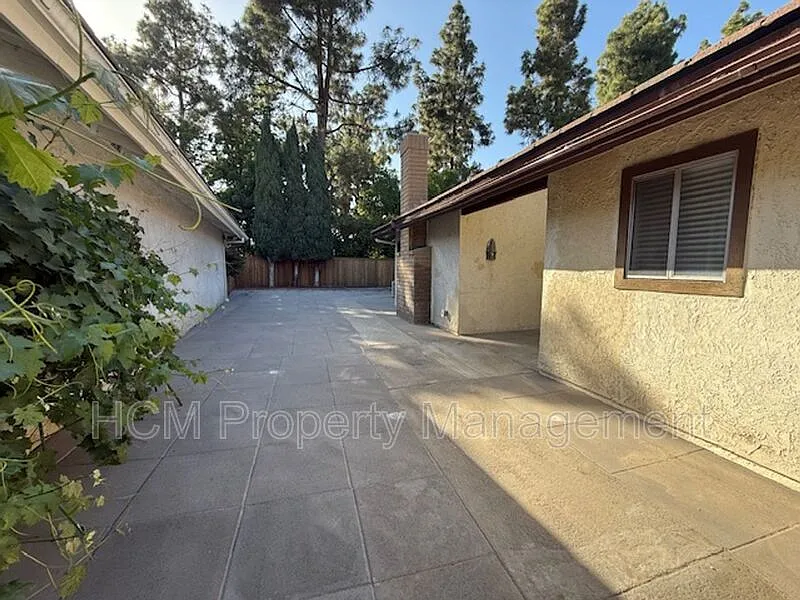 3 bed, 2.0 bath, 1527 sqft, $4,500 — Photo 3