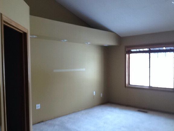 5th image of 710 E Nicollet Blvd