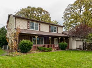 659 Beachview Dr, Somonauk, IL 60552