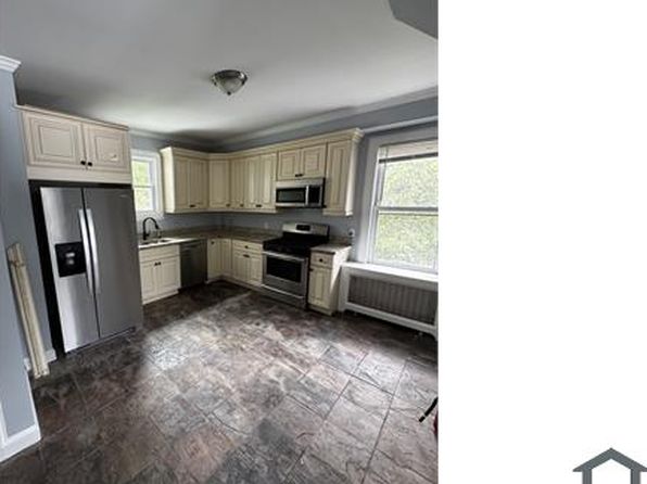 28 Powell Pl #2