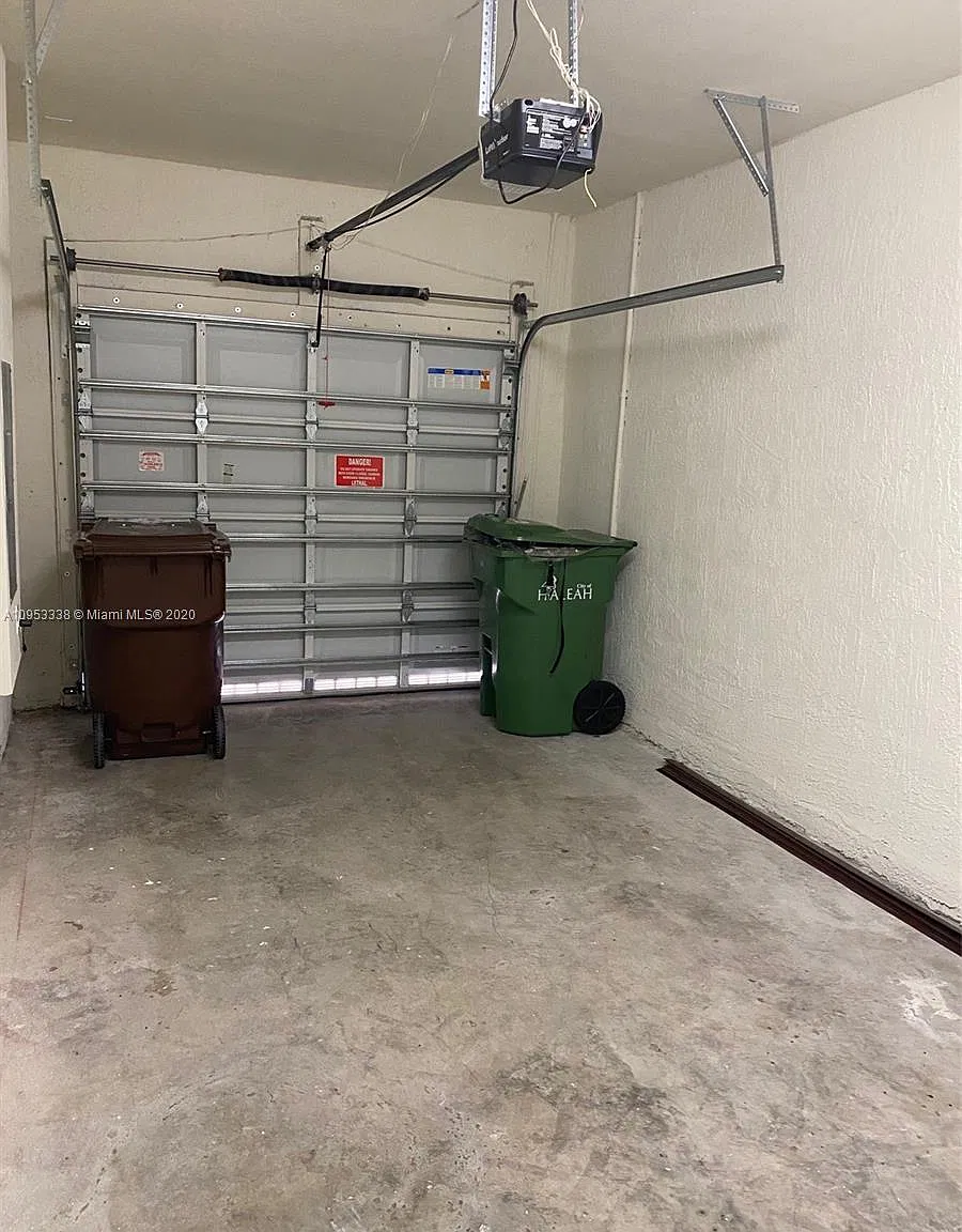 4 bed, 1955 sqft, $3,200 — Photo 3