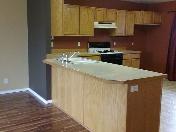 3rd image of 2203 N. Columbine Ct.