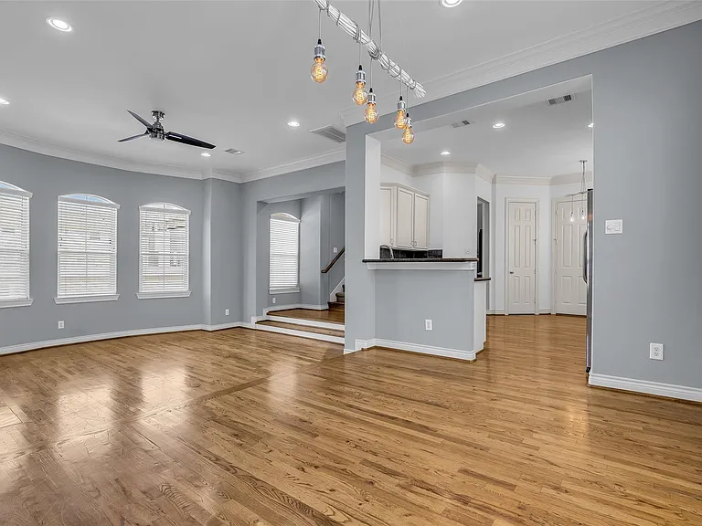 5724 Kansas St — Photo 17