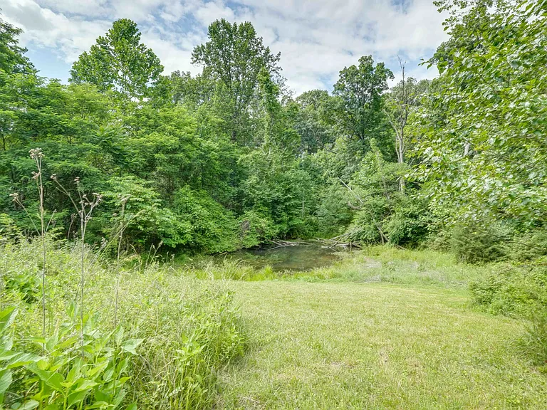 68 Skunk Hollow Ln #B — Photo 32
