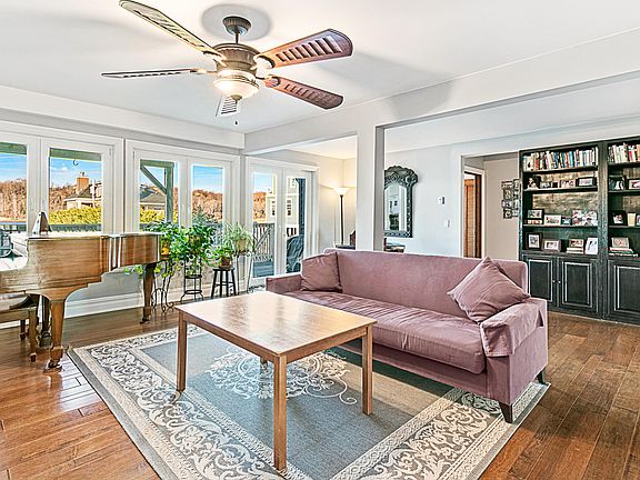4th image of 400 Ocean Ave Rear Sea