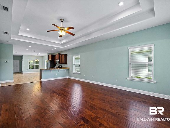 4th image of 341 Majestic Beauty Ave
