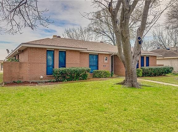3rd image of 1110 Holbrook Dr