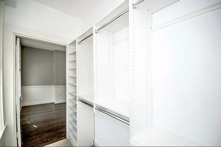 551 E 6th St #1 — Photo 2