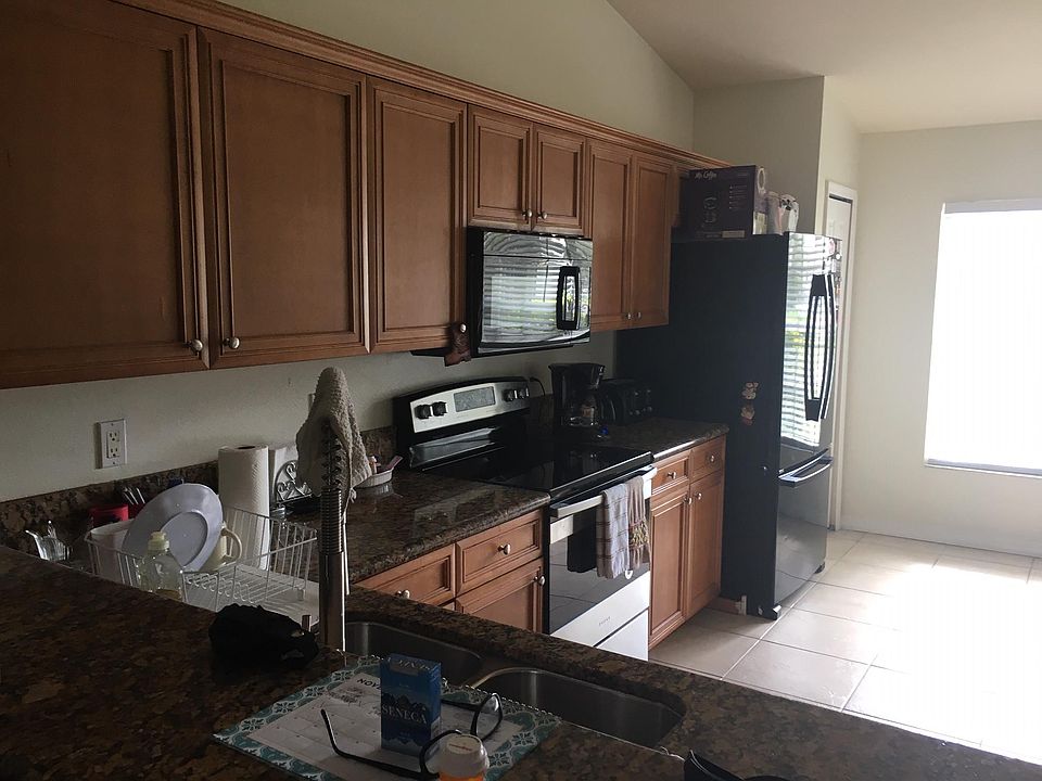 2nd image of 2251 SW Abalon Cir