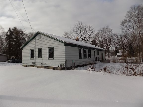 3rd image of 329 E Chapel St