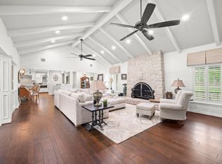 822 Surrey Ln, Wallis, TX 77485
