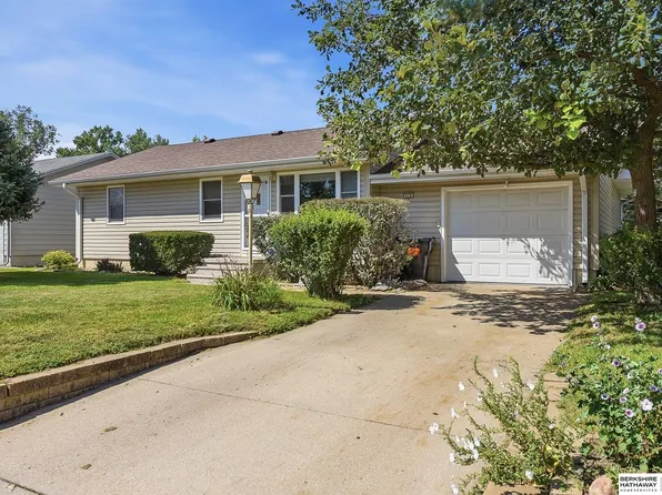 618 S Pine St, Valley, NE 68064