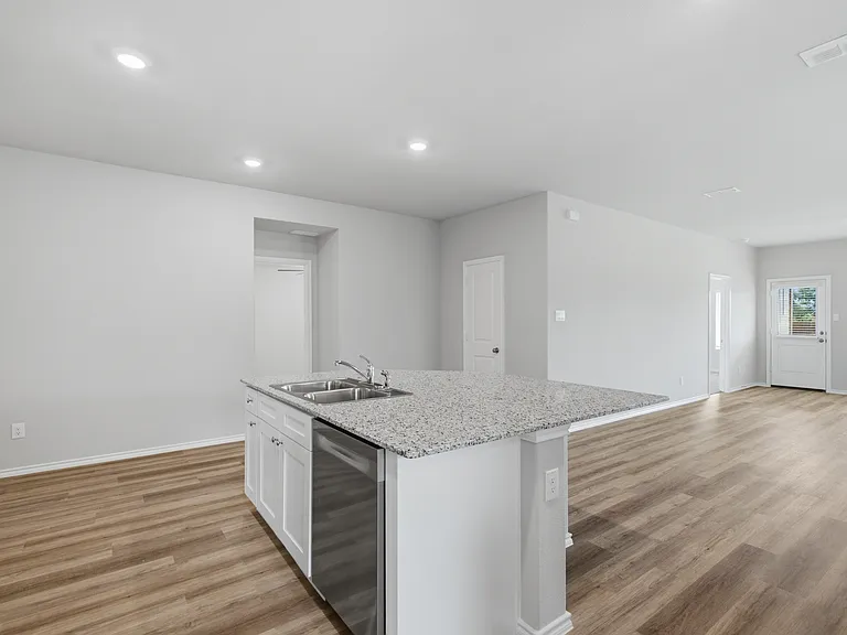 312 Blanco Dr — Photo 10