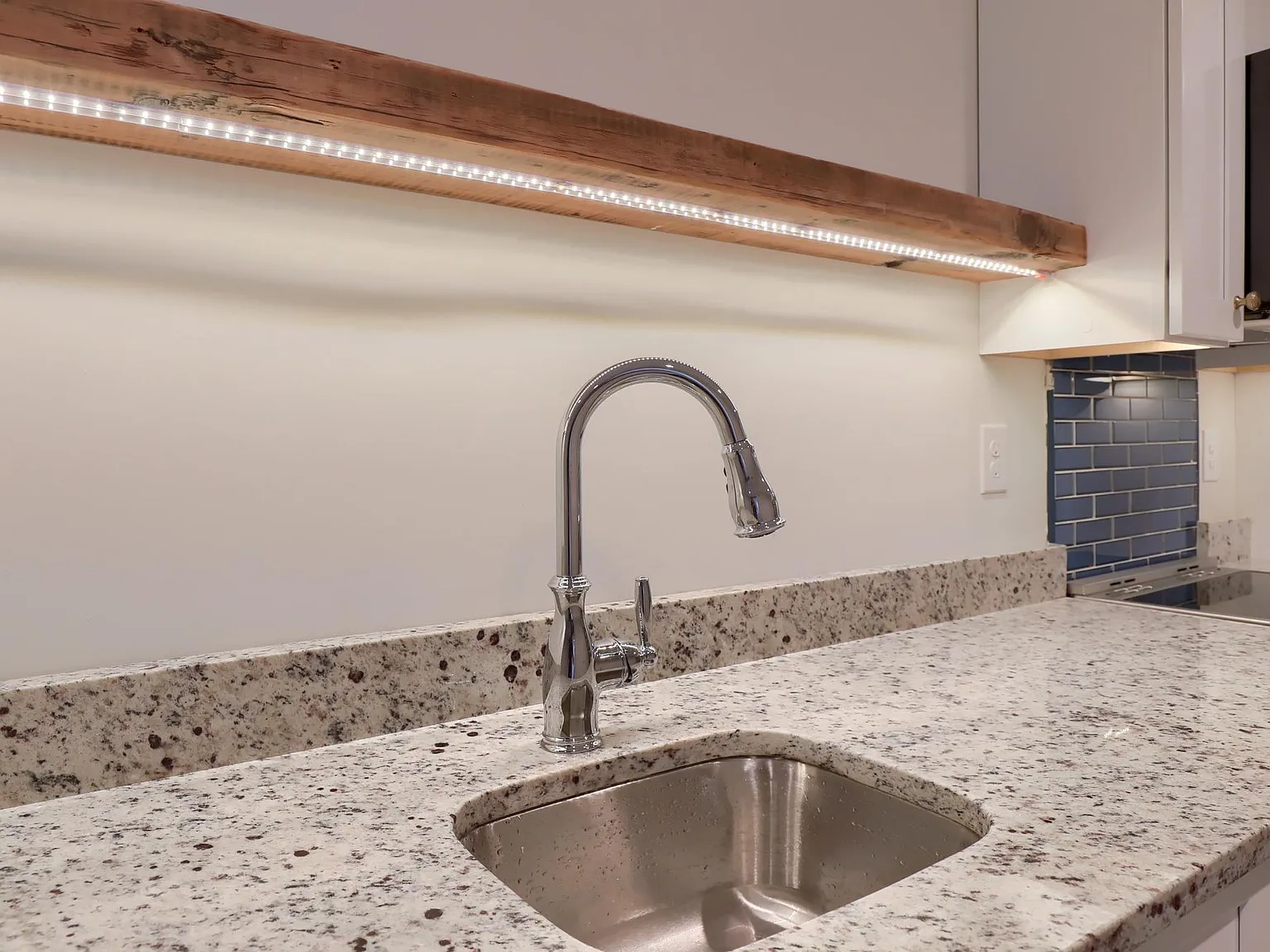 1 bed, 400 sqft, $1,345 — Photo 3