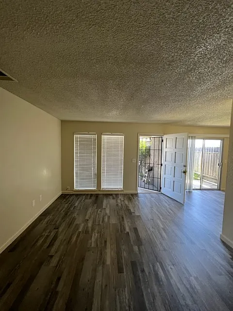 2 bed, $1,350 — Photo 4