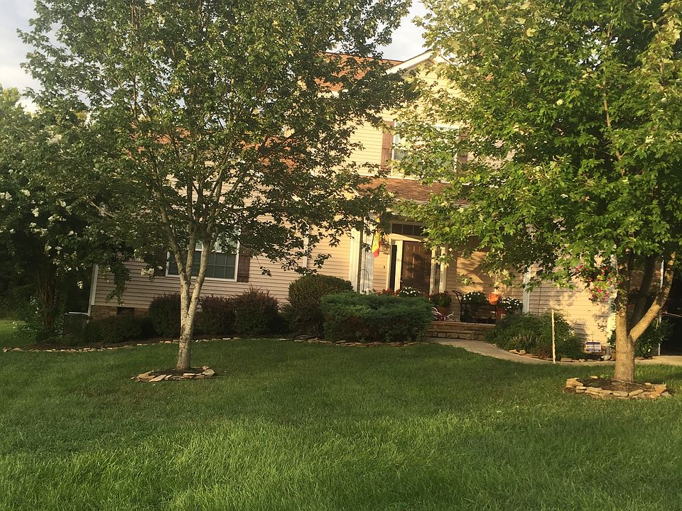 2nd image of 393 Stonebrook Ln