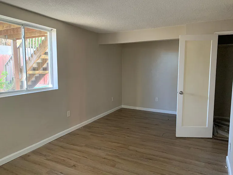 back larger bedroom