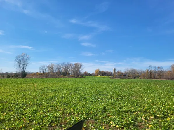 4446 Molitor Rd, Oconto, WI 54153