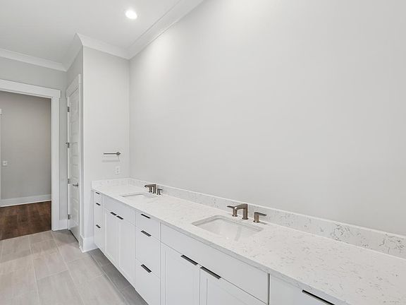 5th image of 1547 Saint Lucia Dr