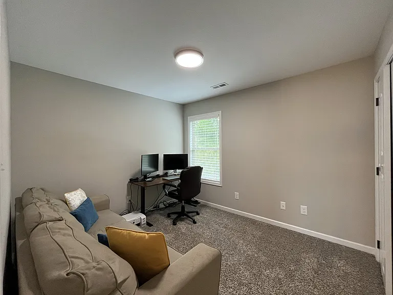 Bed 3 / Office