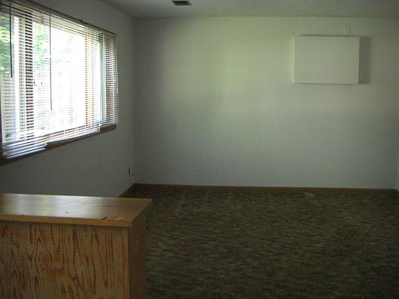 2nd image of 4618 Stockwell St