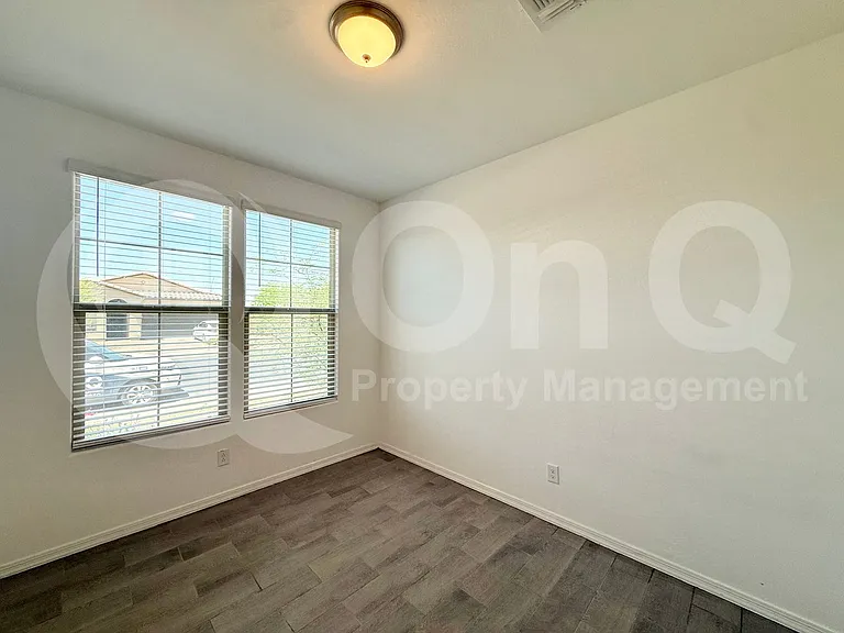 1265 E Kingman St — Photo 33