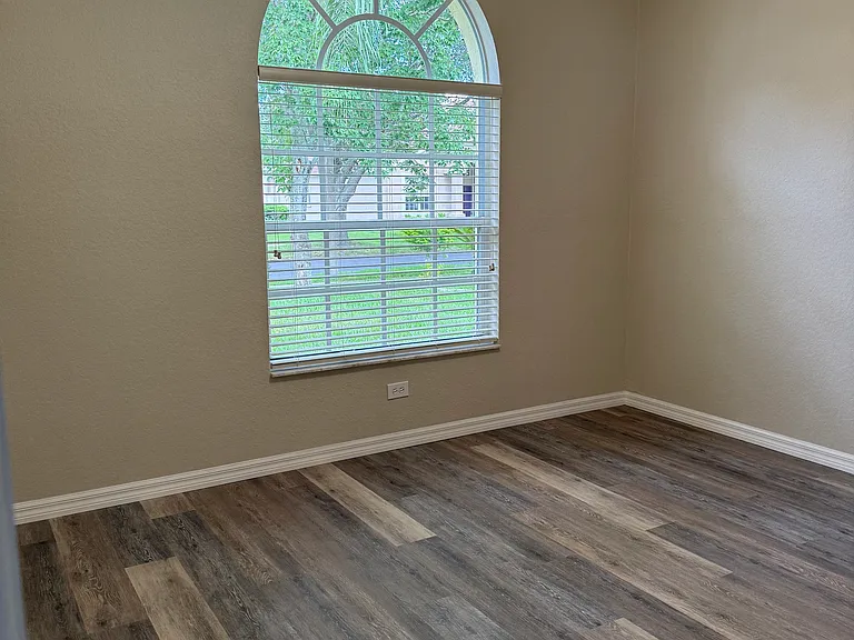 1720 Loriana St — Photo 1