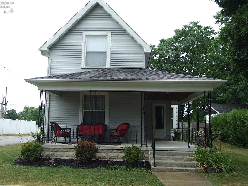 1st image of 811 S Main St