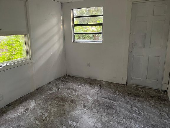 2nd image of 2524 50th Ave N