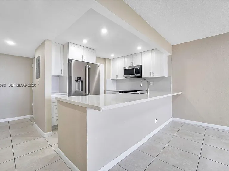 9001 SW 77th Ave #C709 — Photo 3