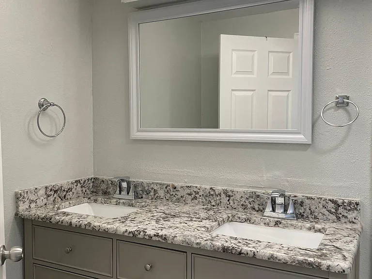 3205 Lubbock Ave — Photo 11