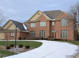 1125 Weston Hills Dr, Brookfield, WI 53045