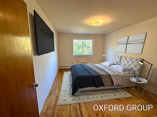 Rented by Oxford Property Group | media 7