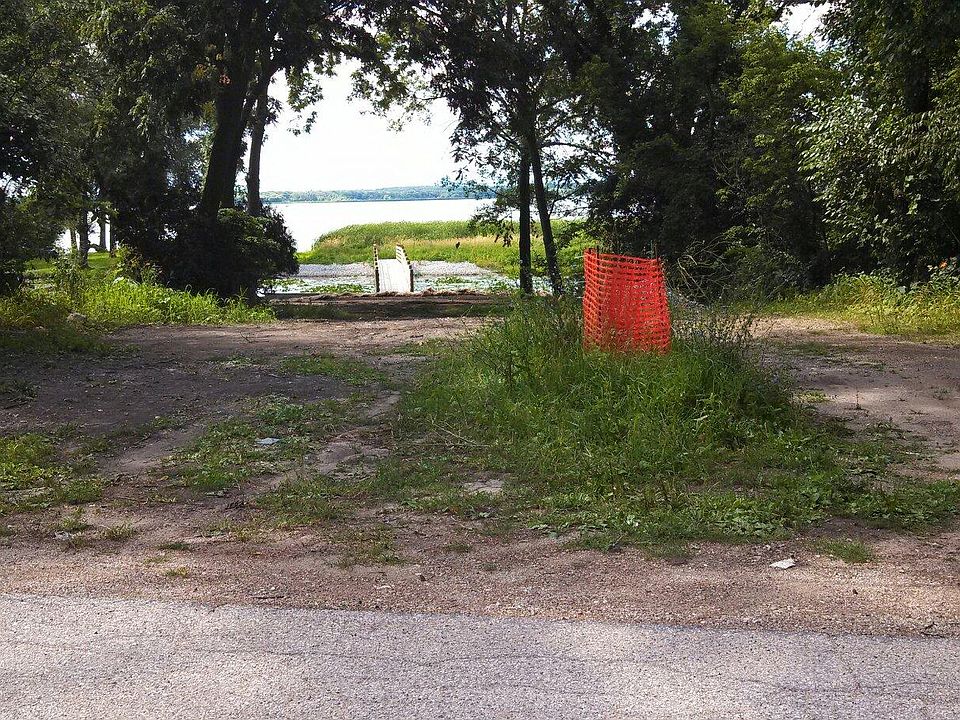 Streetview toward Grasslake