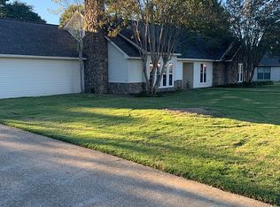 1802 Lawndale Dr, Tupelo, MS 38801