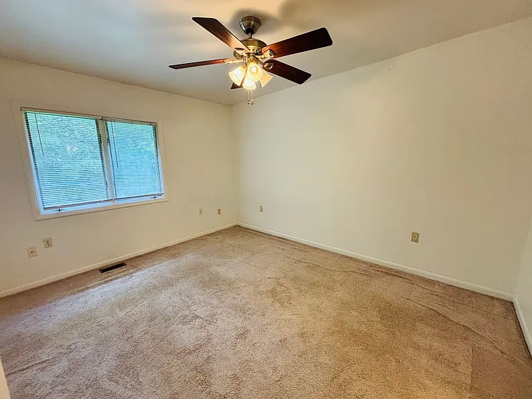 321 Shenandoah Cir — Photo 11